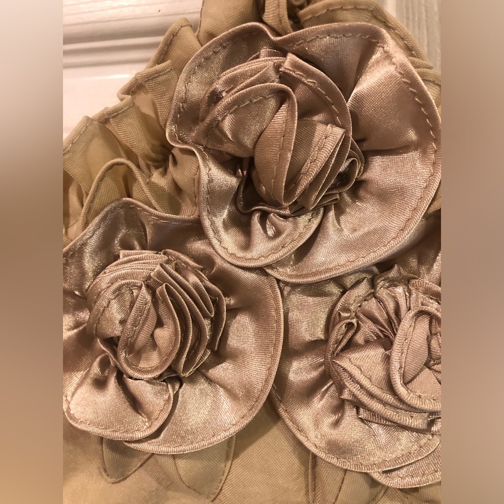 Elegant Floral satin Tan Handbag - Picture 3 of 8